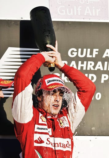 Март 2010 года. Фернандо Алонсо после победы на Гран-при Бахрейна