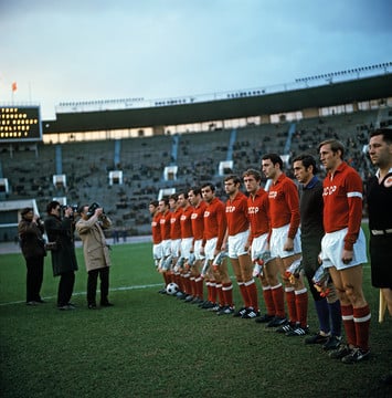 1970 год. Сборная СССР перед матчем. Пятый справа – Анатолий Бышовец, последний главный тренер в истории этой команды.