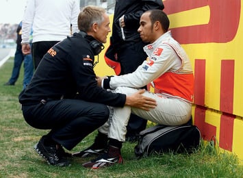 Шеф McLaren Мартин Уитмарш продолжает поддерживать Льюиса Хэмилтона, даже несмотря на его многочисленные ошибки